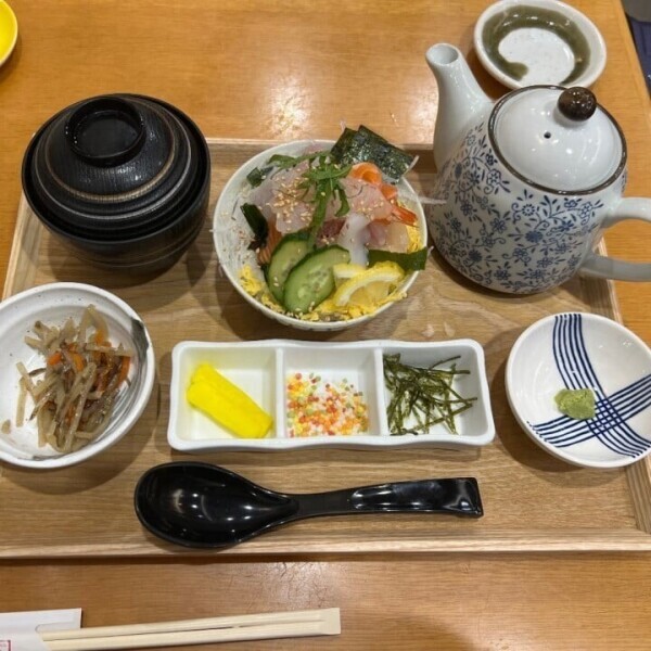 海鮮丼めちゃ好きやねん