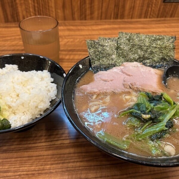 どこのラーメンでしょうか笑笑