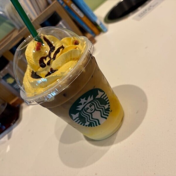 話題のピカチュウハニーラテ☕