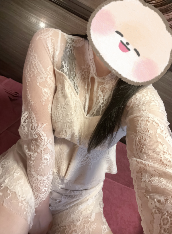 明日は遅番！🌙✨