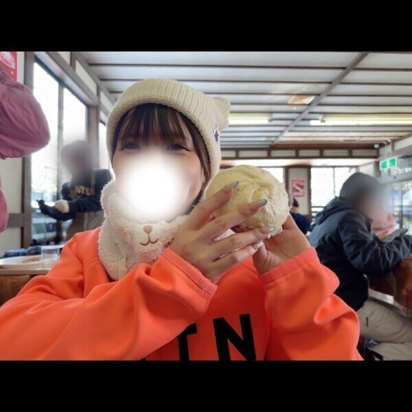 デカ🈵(大きな肉まん)