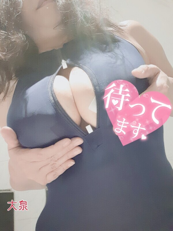 本日出勤でーす(コスプレあります)