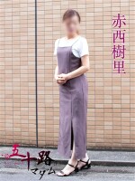 愛嬌たっぷりのスレンダー熟女！