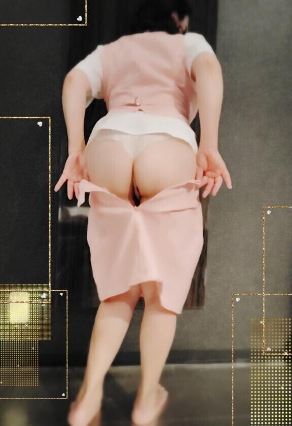 日記タイトルの狭き帯に潜む五十路建設(株)のOL結花の日常を描く『青い洞窟』シリーズ第一話。『何も仕事ができないんだから……仕方ないだろ！これくらいのことは大人なんだから覚悟はできてるよな……。早く、ケツを出せ！壁にもたれてケツを見せるんだ！社長の俺の言うことがわからんのかー！！！(笑)(笑)(笑)書いてる私も笑ってしまう。【第一話完】