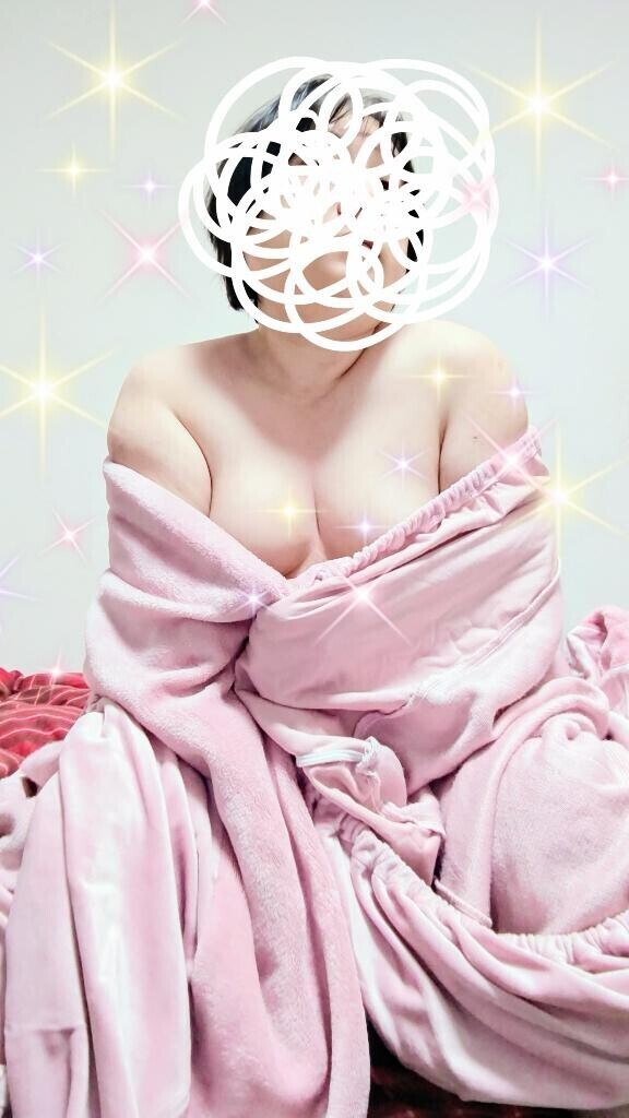 お布団は冬バージョン　本日出勤です。