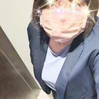 出勤しました。　　スーツ姿