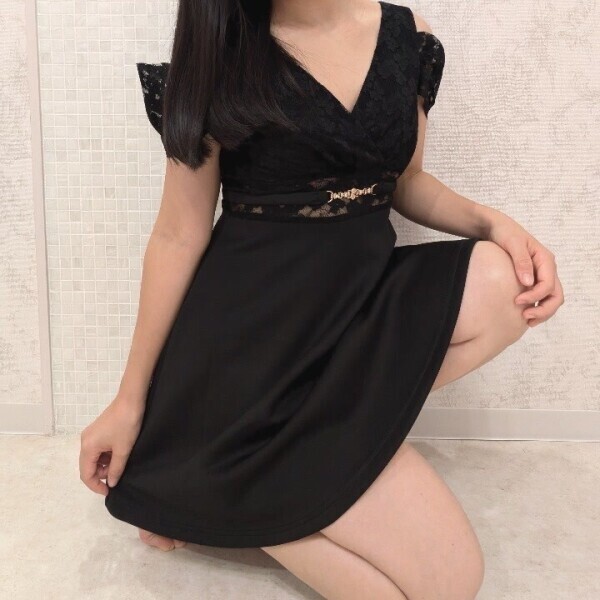 ラストまで! 今日のドレスは…👗🖤