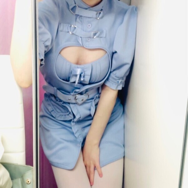 コスプレチラ見せ🫣