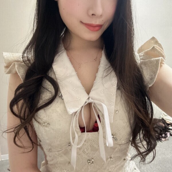 谷間チラ見せ♡♡