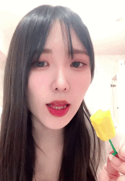 セクシーに食べてみると😏