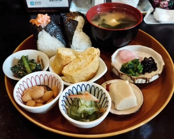 12時から21時半受付(*^^*ゞ