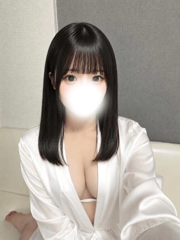 白好き〜❔🤍