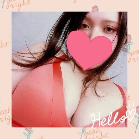 上から見下ろす瞳に、お兄さんもドキドキしちゃう？🩵