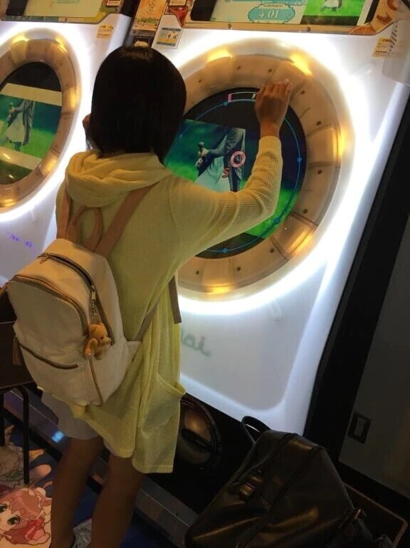 お隣空いてますか？？