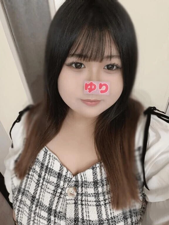 本日15時~❣️18歳未経験Hカップ