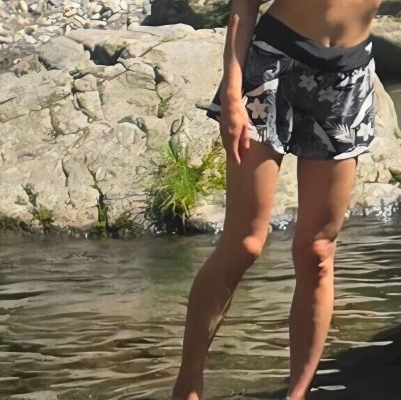 川でぱちゃぱちゃ