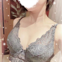 平井あやね
