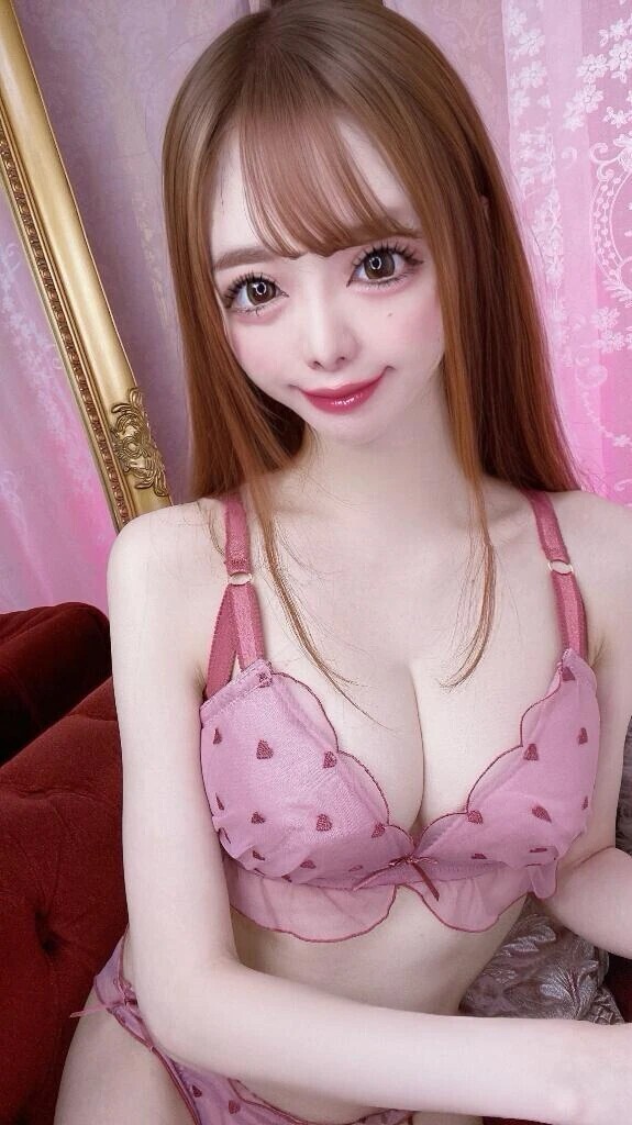 本日も出勤です❣️ご予約沢山お待ちしております🙇‍♀️