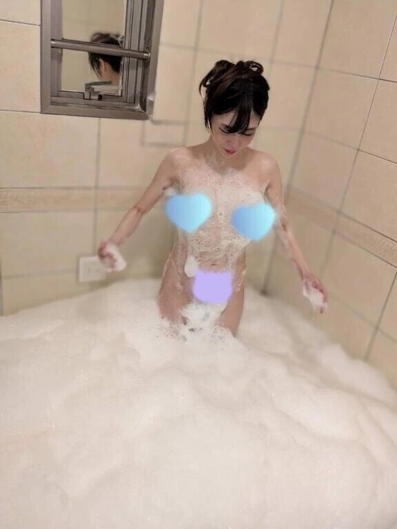 🛁入浴シーン🩵見えそうで見えない🫣沢山の感謝🙏🏻