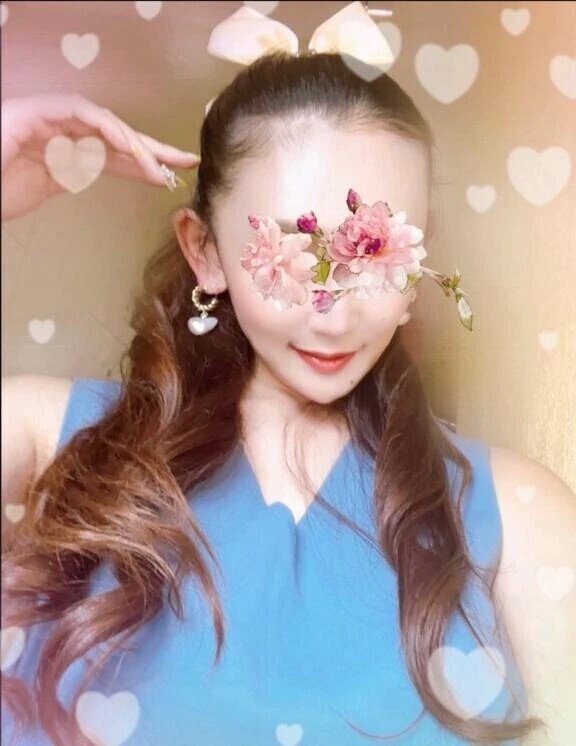 13時にえっちな動画🎥配信しちゃいます💋