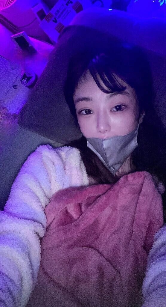 ジム直後でおやすみなさい🤤明日18日12時~投票開始😭🙏🏻初出場🔰本選感謝🙏🏻投票応援お願いでさ🥺🙏🏻すっぴんﾉｰﾏﾙｶﾒﾗも🙏🏻