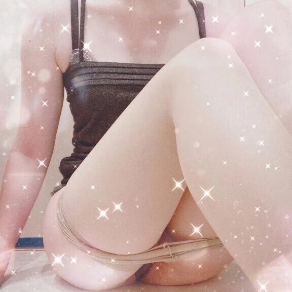 脱いでる途中だよ🫢