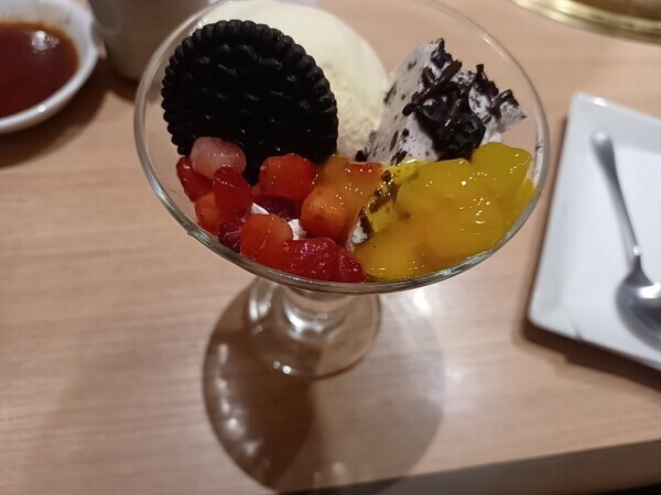 夜のパフェ