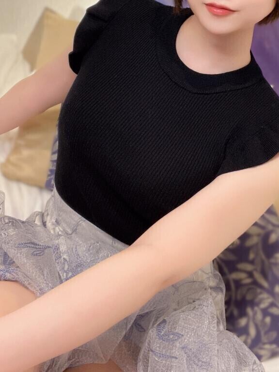 最近の夏は暑すぎてノースリニット着れない