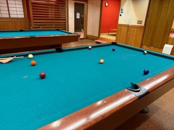 人生初めてのビリヤードに挑戦?