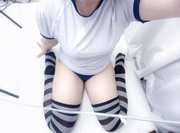 ニーハイと太ももさん