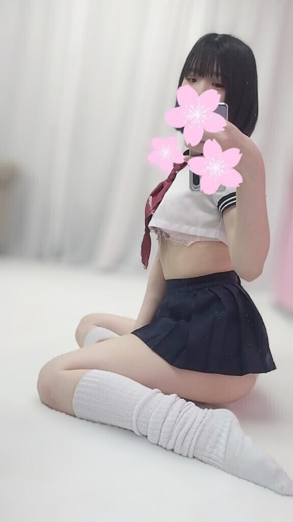 チラッ?