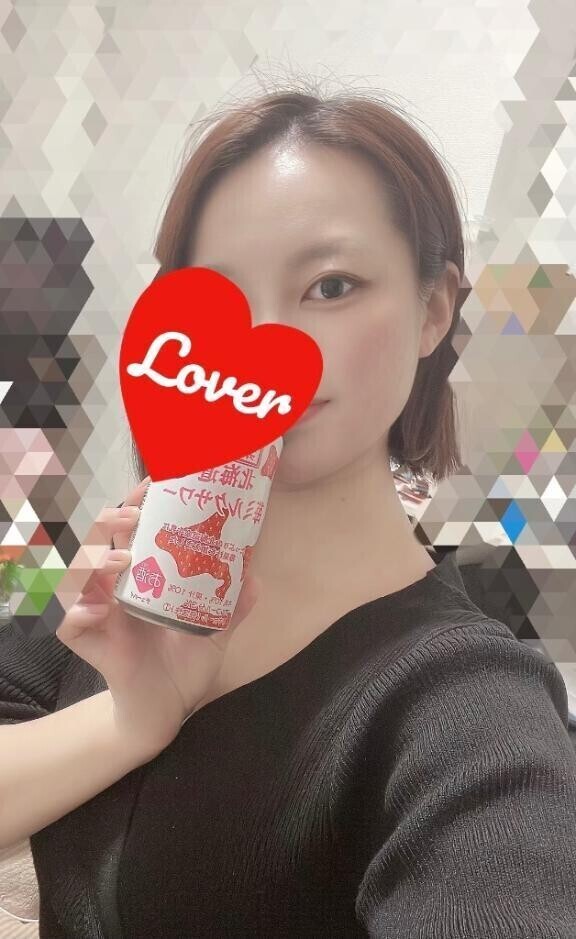 チラッとお顔出し|ω・` )
