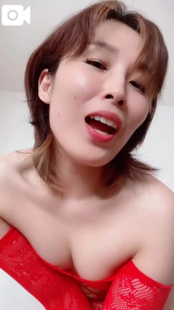 明日痴女💖