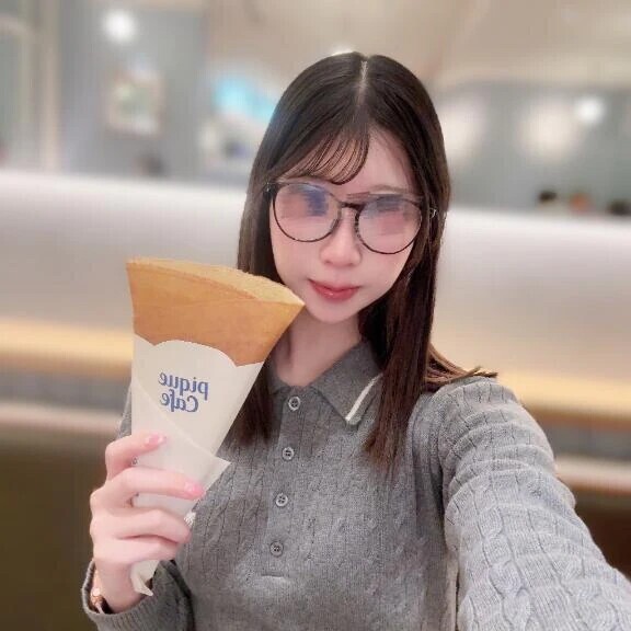 ❄️口を大きく開けて･･･パクリッ♡