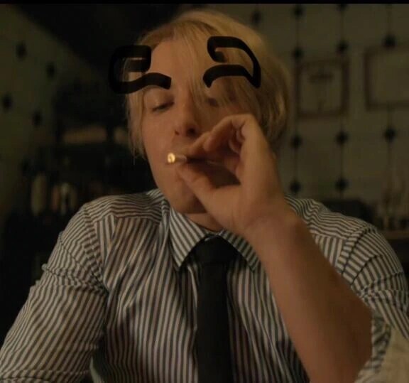 サンジの眉毛。