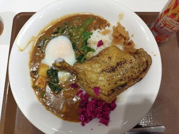 ε-(•ω•  )ふう