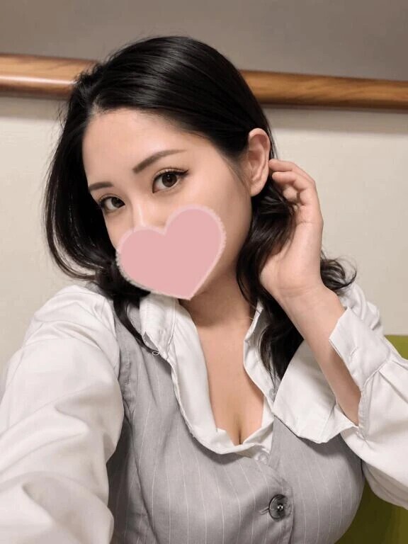 キャリアウーマンみたい？20時から出勤です✨