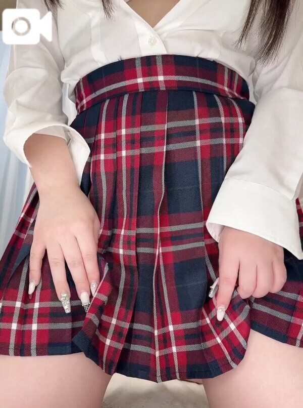 ぱんつ何色だ❓