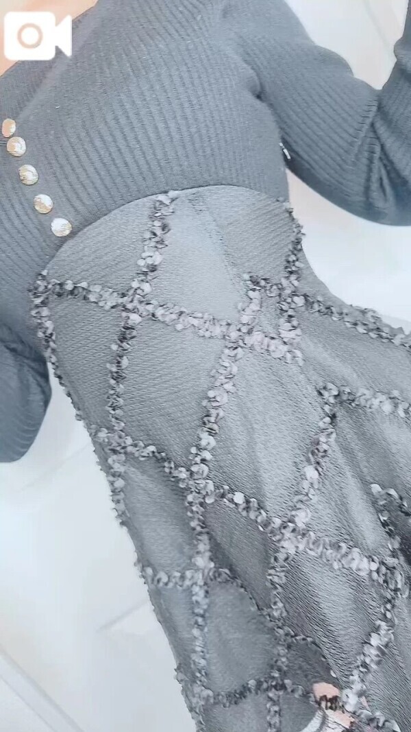 私服からちらっ🙈💕︎