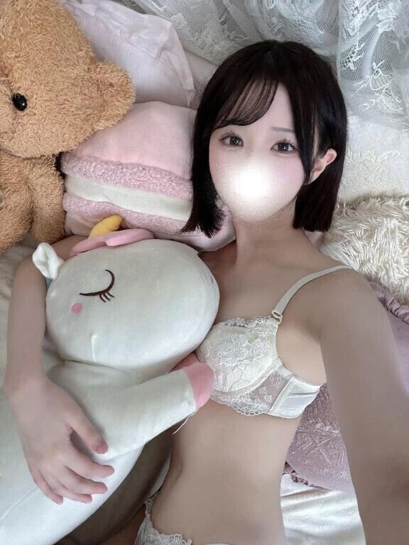 添い寝して？🥹💕