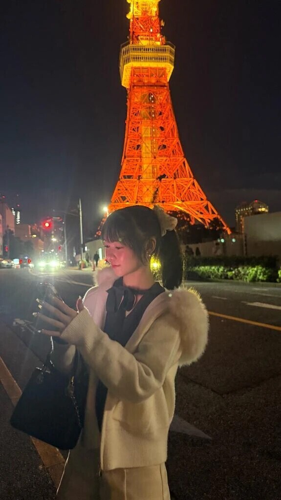 🗼✨