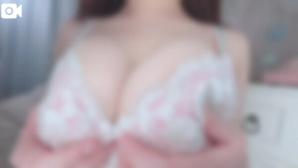 短いけど出勤してます( •̀_•́)ง♡