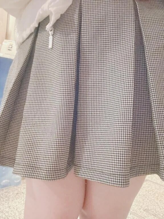 ミニスカートで🤭