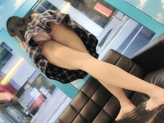 パンチラって(*´艸`)