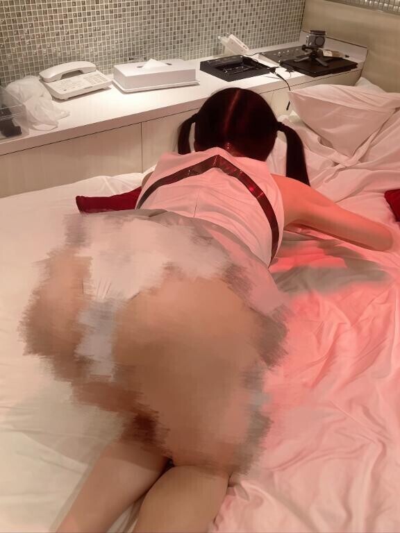 ハイレグ四つん這い尻予告🎀🍑