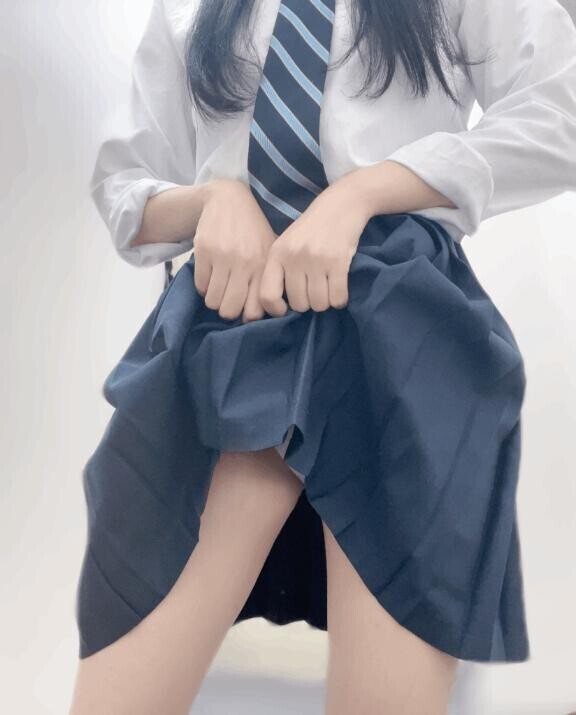 ちらっ