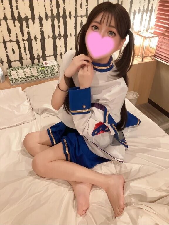 まだ脱がないけど…見つめてくれますか.ᐣ|ｮ’ω’*)ｼﾞｰ♡