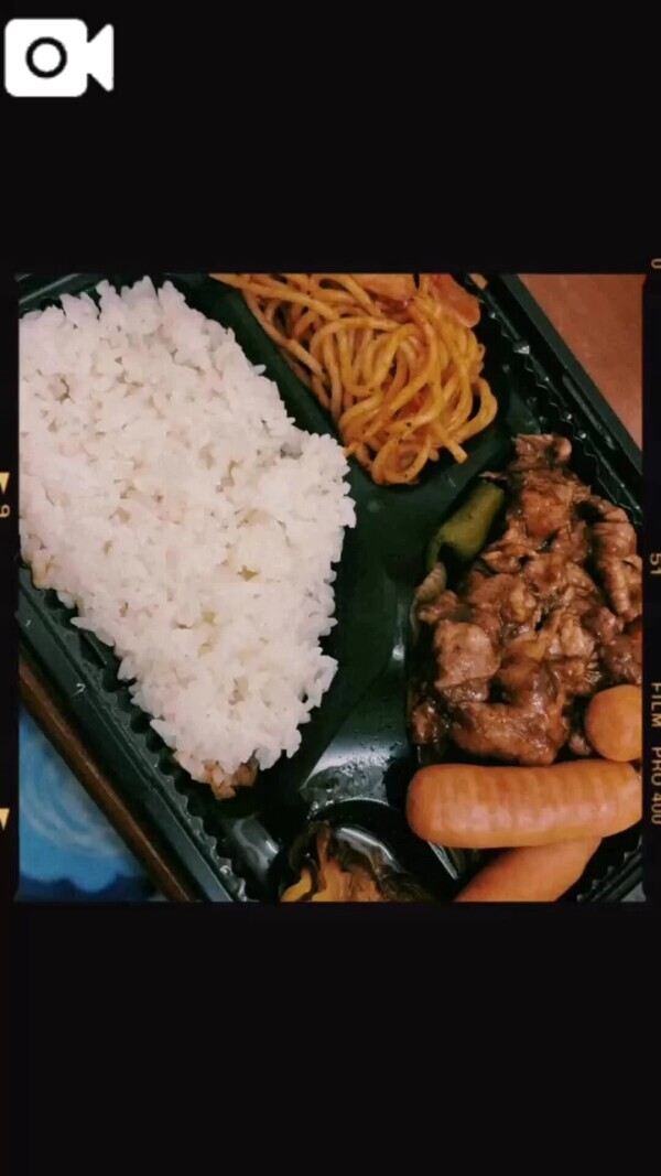 今日の夜ごはんは回鍋肉弁当
