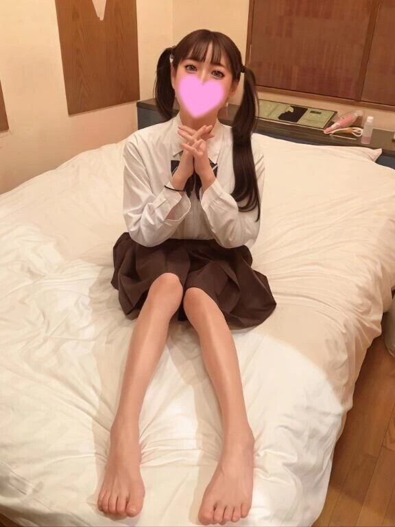 その視線…制服クロちゃんにドキドキしてるでしょ.ᐣ(⃔ *`꒳´ * )⃕↝ｲﾋﾋｯ