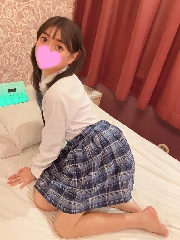 スカートの柄に、秘密をひとつ💙🫐🌍